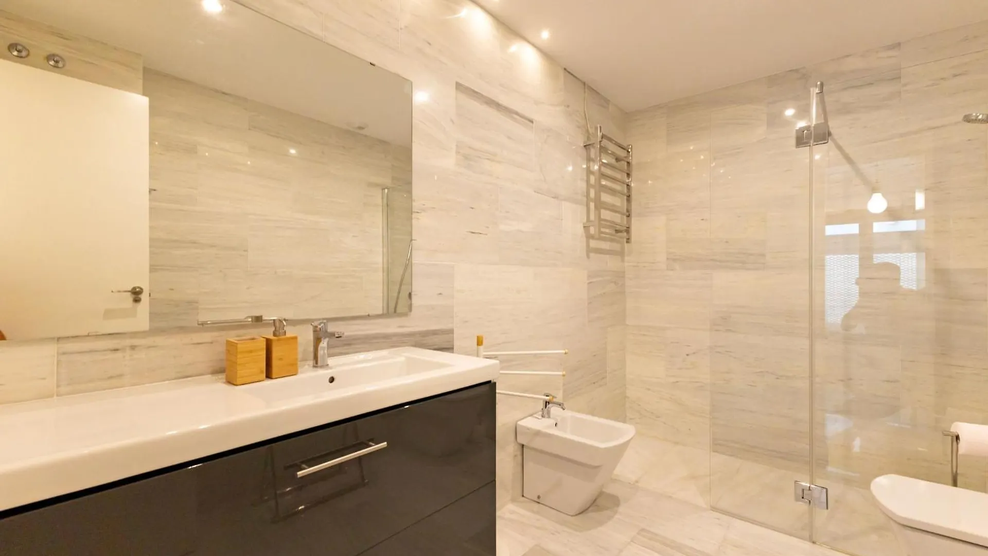 Cathedral Apartment Welcome Wheelchairs 6 Pax Sevilla İspanya