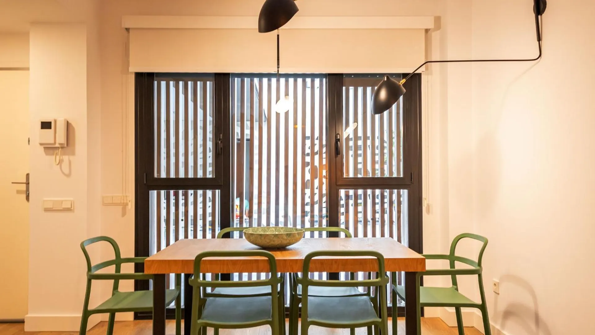Cathedral Apartment Welcome Wheelchairs 6 Pax Sevilla 0*,  İspanya