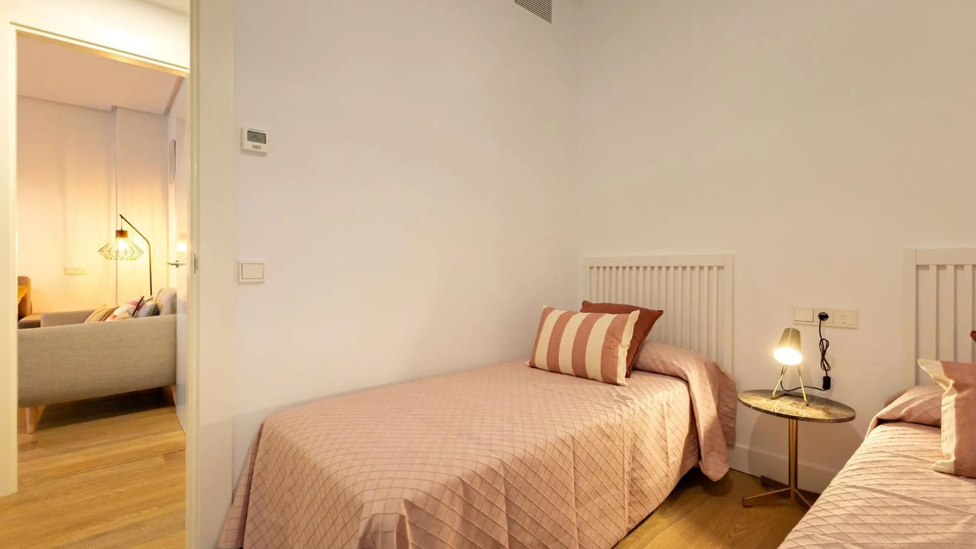Cathedral Apartment Welcome Wheelchairs 6 Pax Seville
