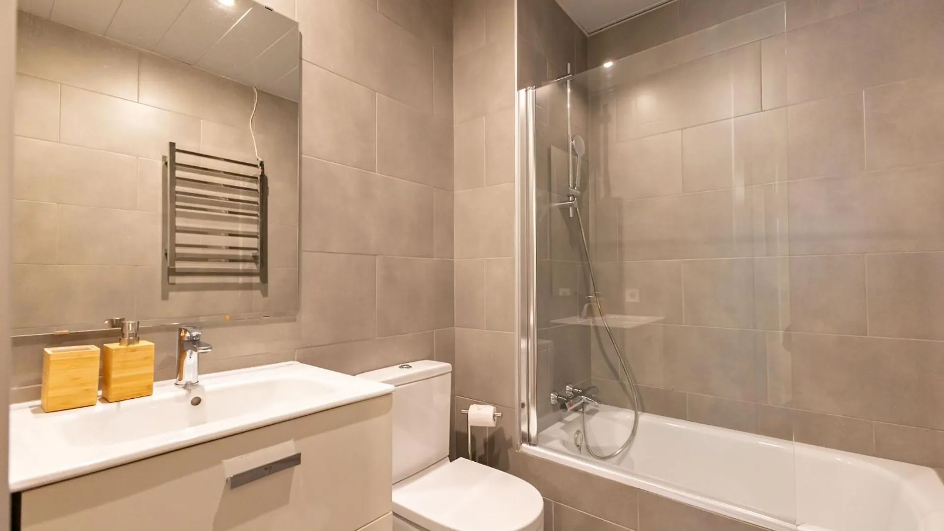 Cathedral Apartment Welcome Wheelchairs 6 Pax Séville