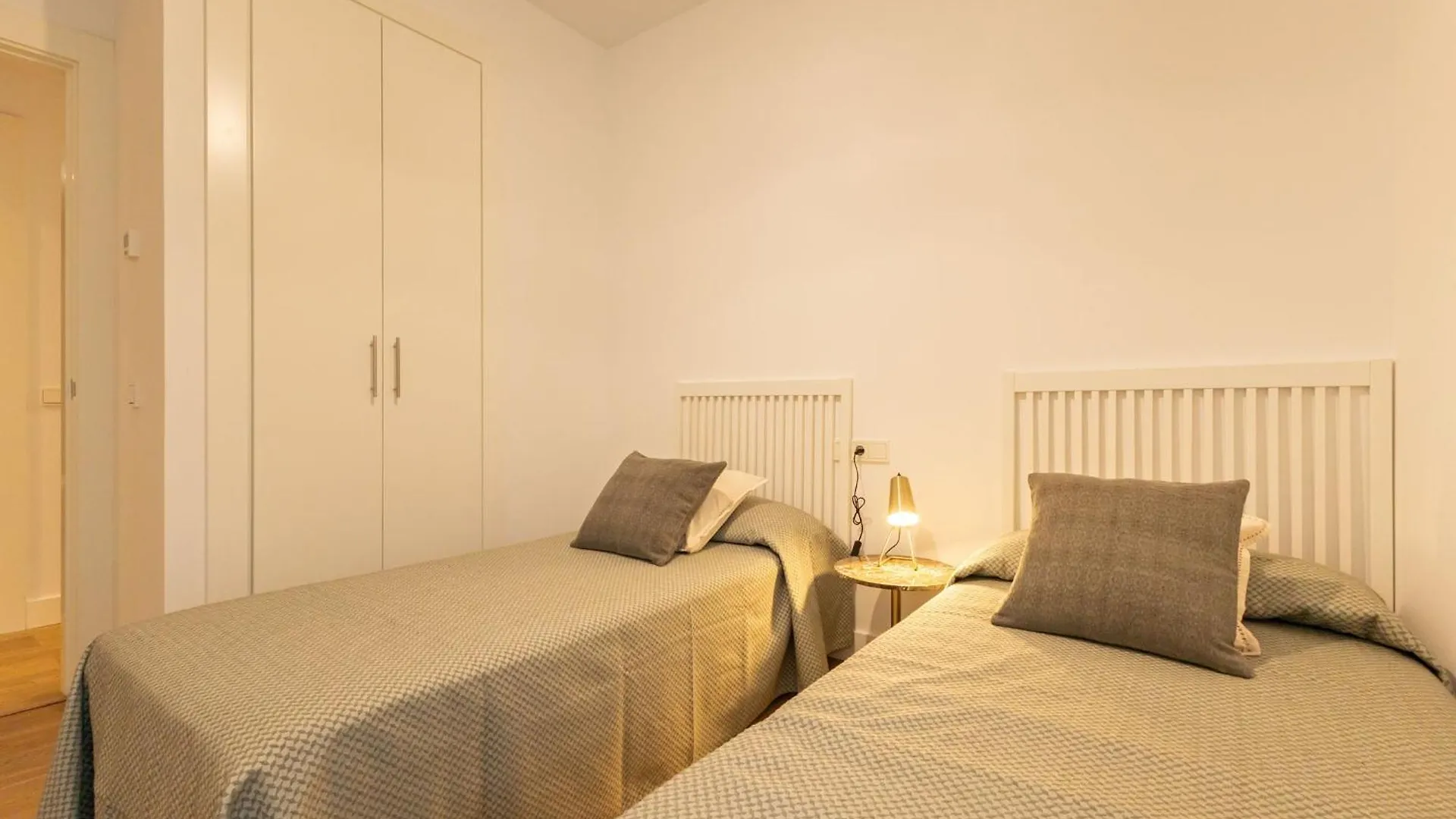 Cathedral Apartment Welcome Wheelchairs 6 Pax Seville