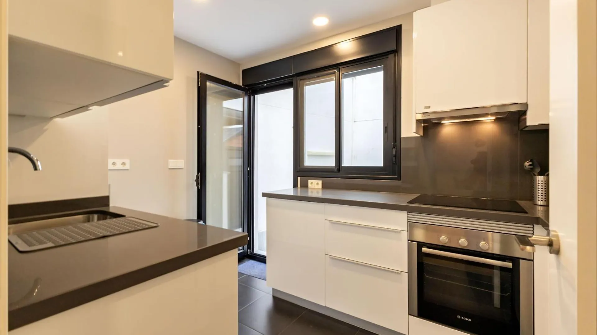 Cathedral Apartment Welcome Wheelchairs 6 Pax Seville