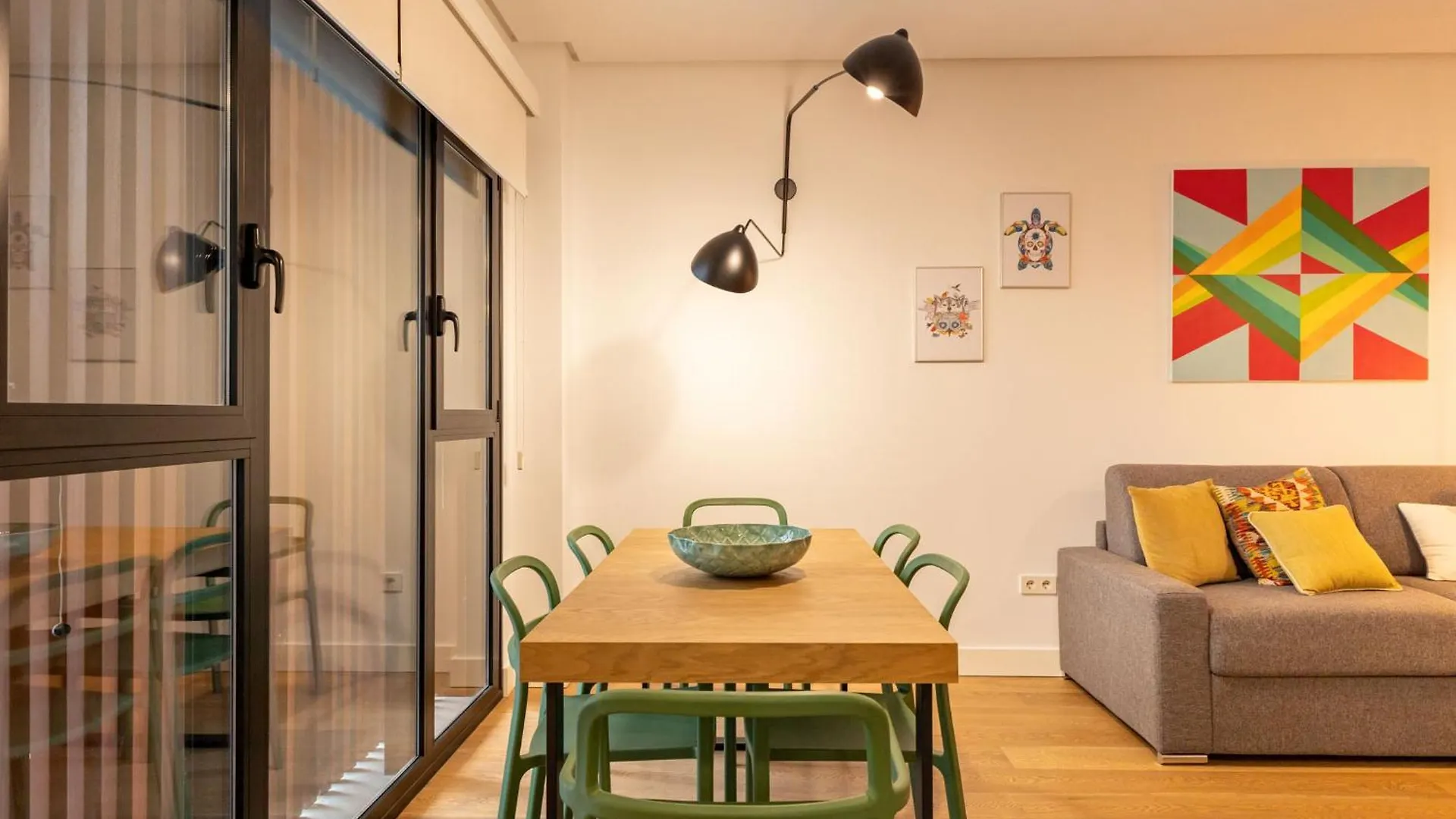 Cathedral Apartment Welcome Wheelchairs 6 Pax Seville Spain
